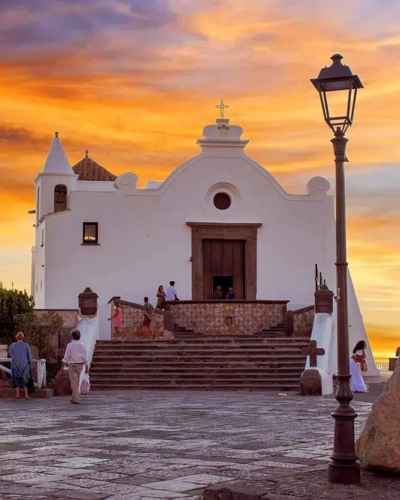 chiesa del soccorso al tramonto