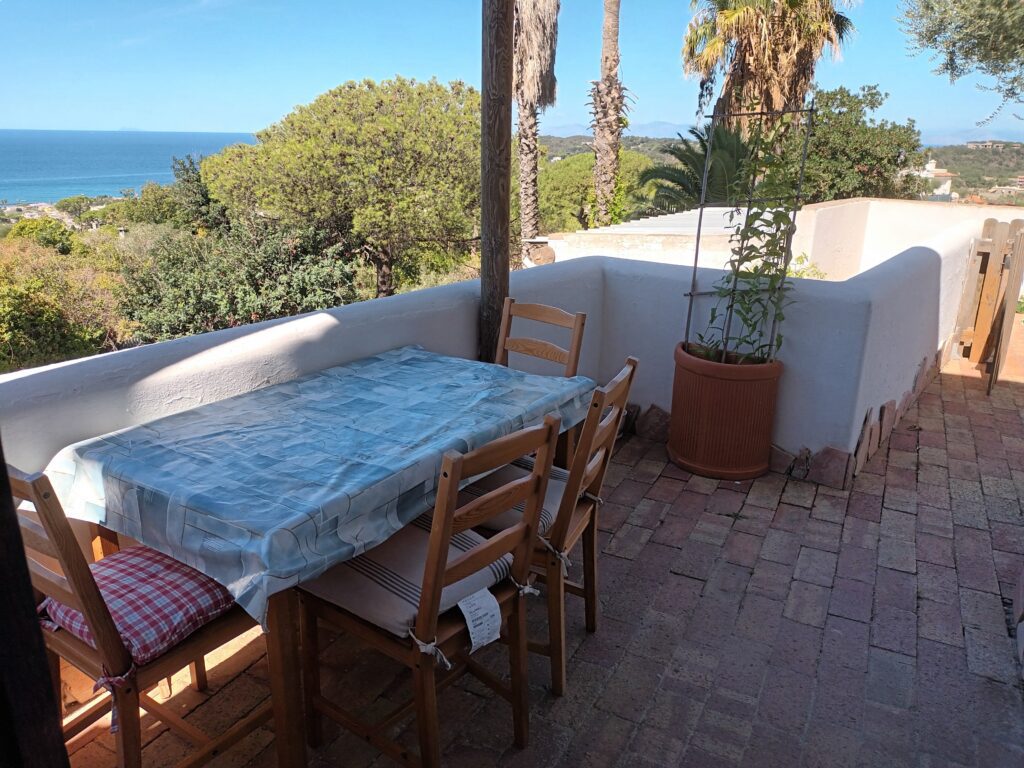 Terrazza privata con zona pranzo ed esclusiva vista mare